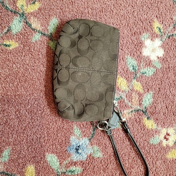 Vintage Coach Wristlet - Picture 2 of 6